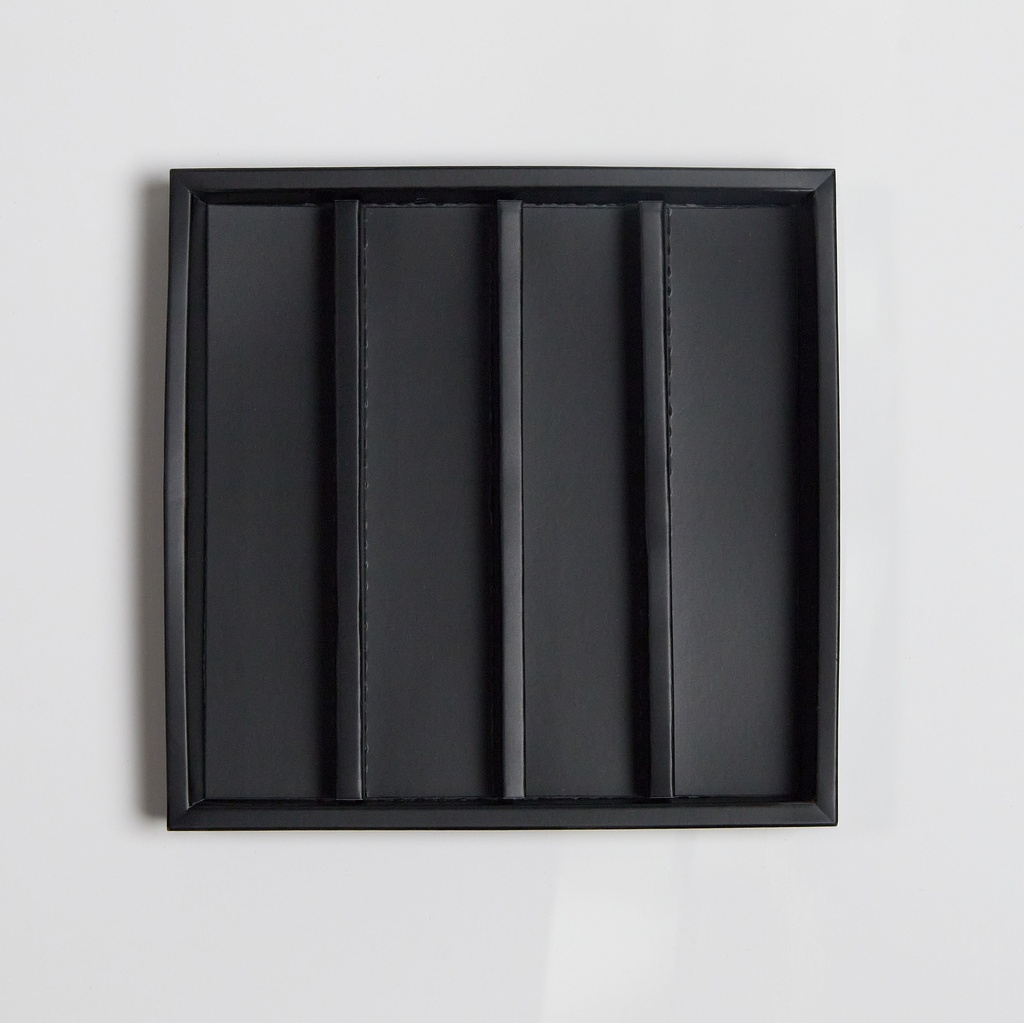 Atelier 16 Narrow Rows Black
