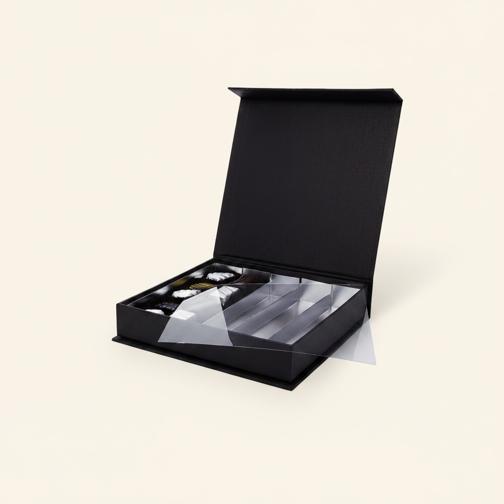 Black is black coffret à fermeture aimantée carré 25 chocolats