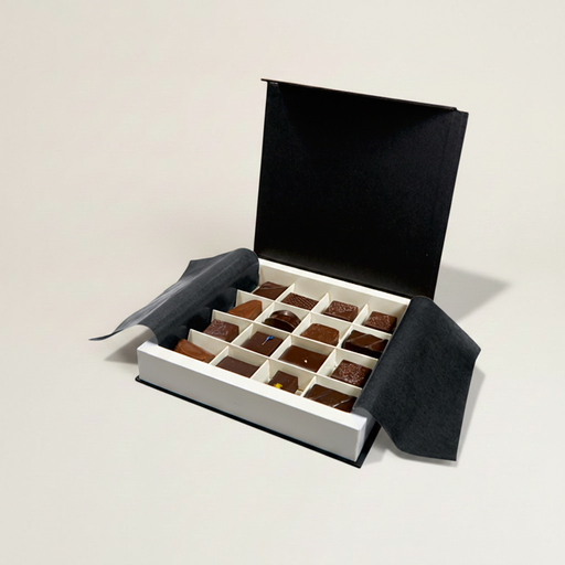 [BXR211690] Prestige coffret à fermeture aimantée carré 16 chocolats